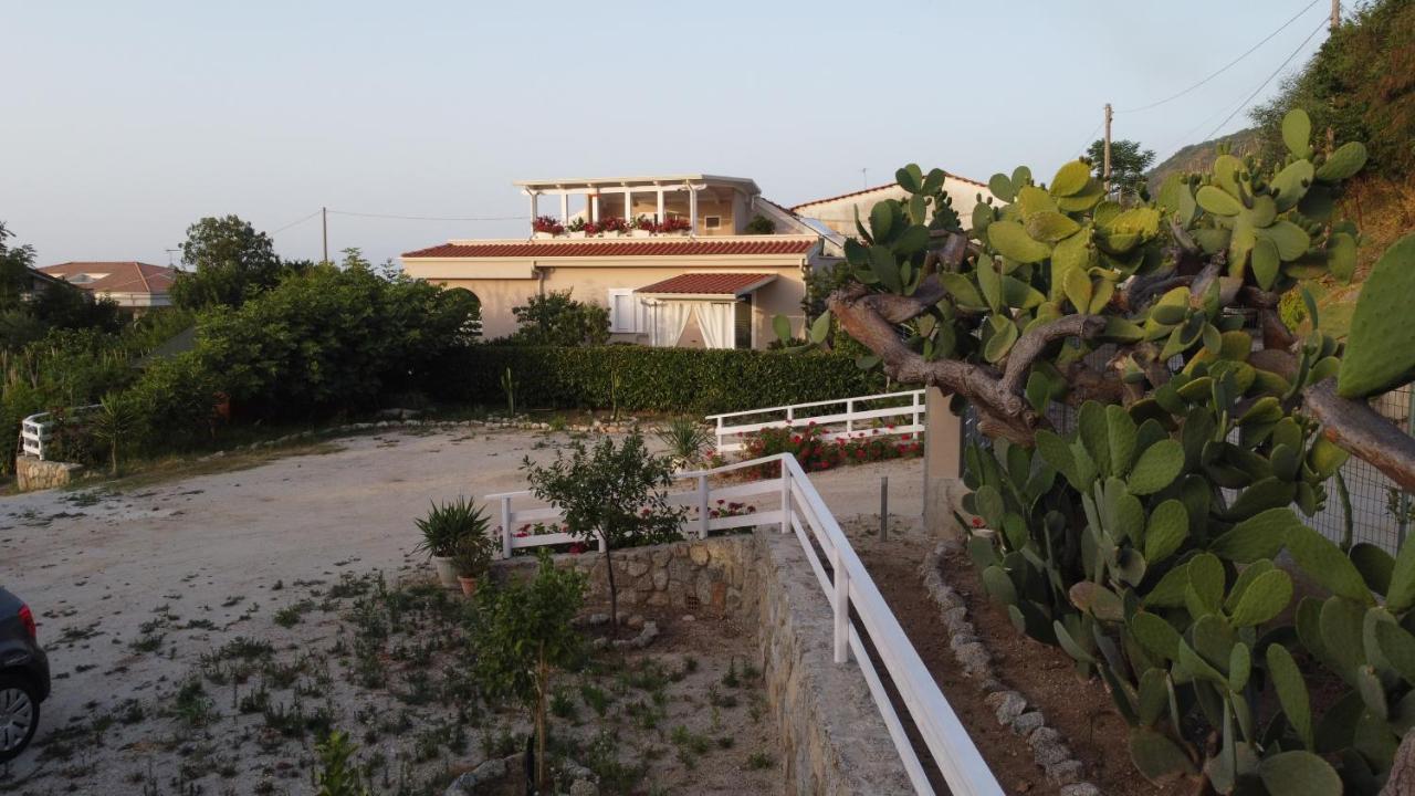 Michelino House Bed & Breakfast Parghelia Exterior photo