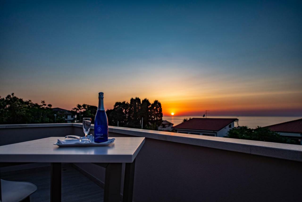 Michelino House Bed & Breakfast Parghelia Exterior photo