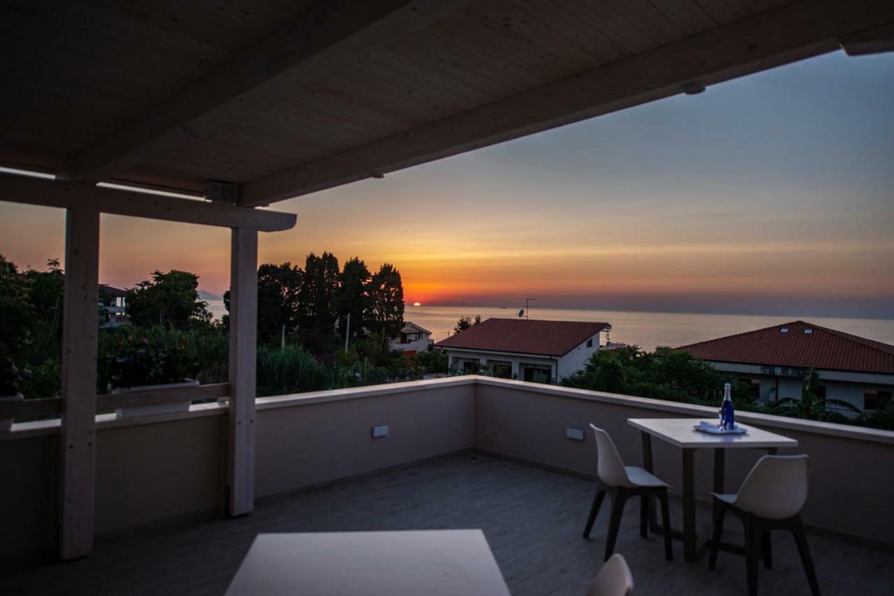 Michelino House Bed & Breakfast Parghelia Exterior photo