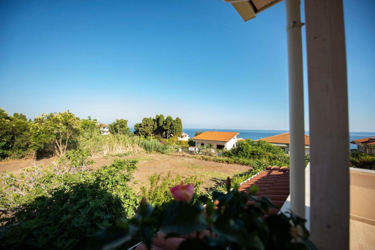 Michelino House Bed & Breakfast Parghelia Exterior photo